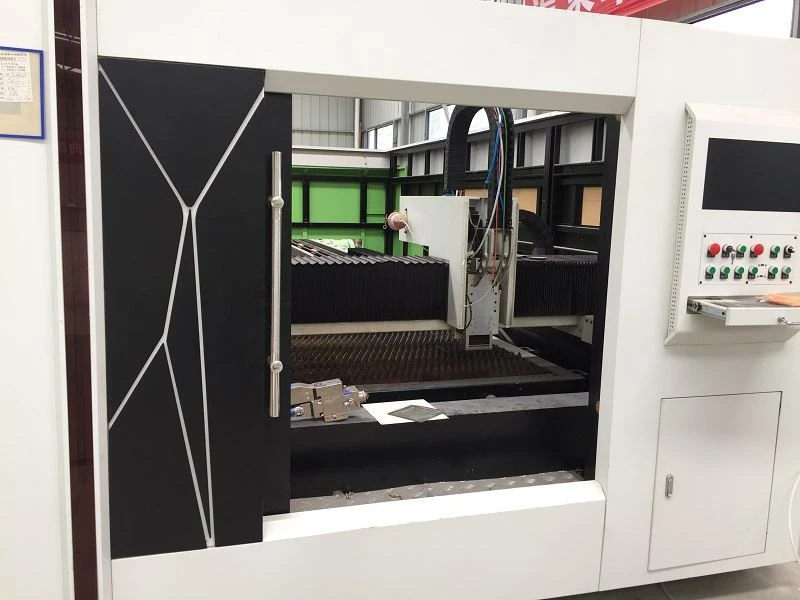 RS-CF3015E carbon steel laser cutting machine 004 RS-CF3015E carbon steel laser cutting machine 004